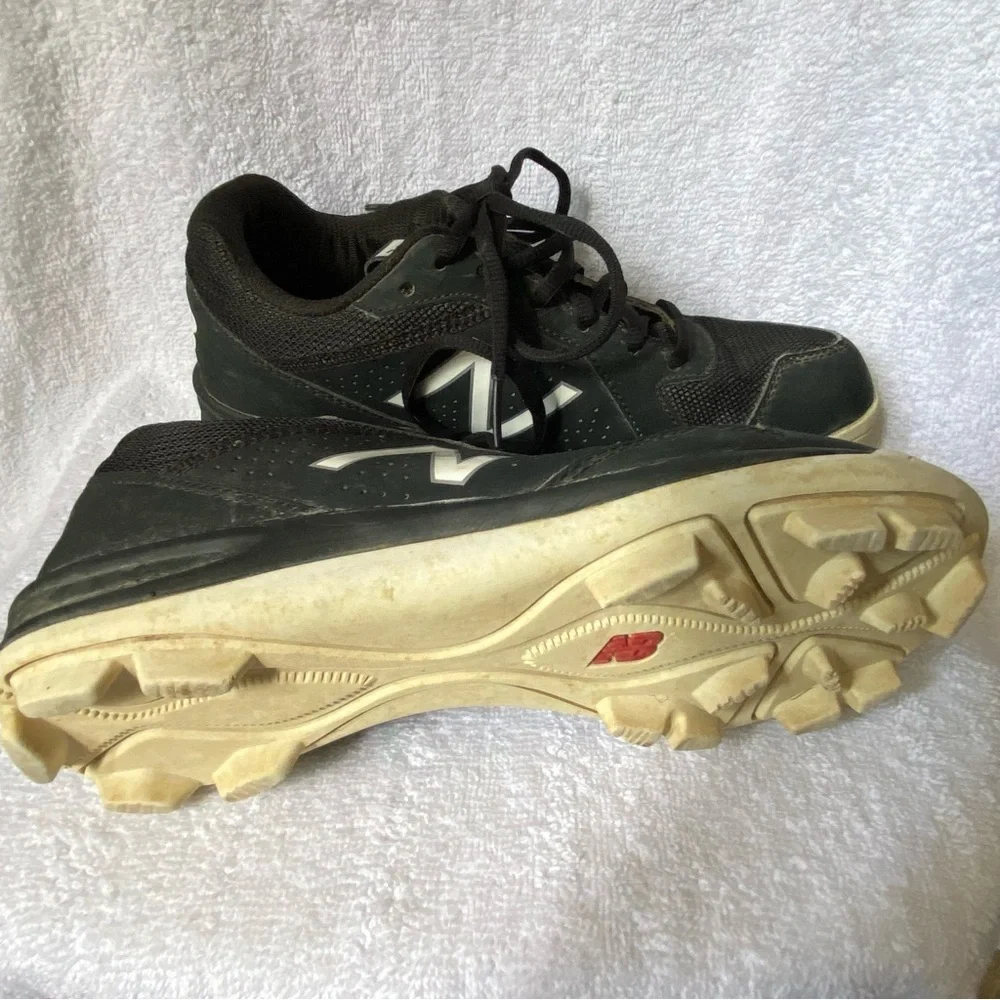 New Balance Cleats Shoes Boys Size 6 Black Lace Up Sneakers - Picture 2 of 10